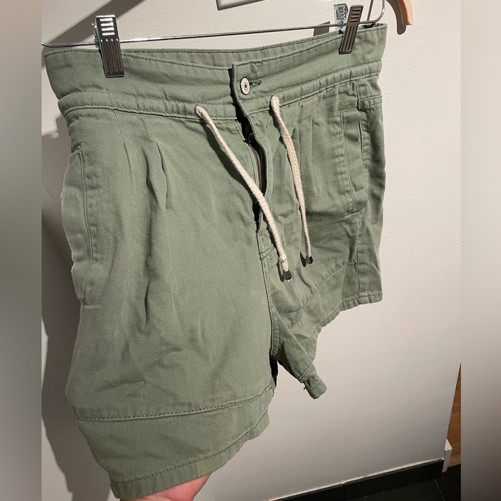 ZARA - Green High Waisted Cargo Shorts
